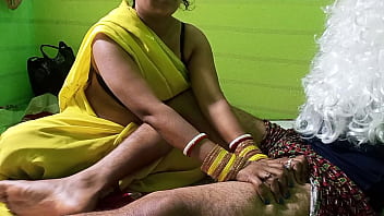 Phat Bra-stuffers Indian Bahu Romps with her senior Sasur Ji jabardasti everyday after spouse  leaves
