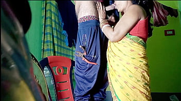 INDIAN Bhabhi Gonzo Moist muff pulverize with electrician in clear hindi audio - Fireecouple