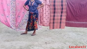 Bengali Desi Village Wifey and Her Beau Dogystyle boink outdoor ( Official flick By Localsex31)