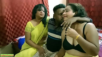 Indian Bengali man getting startled to pound 2 mummy bhabhi !! Hottest glamour three-way hump