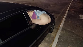 Wifey rump out for strangers to penetrate her in public!