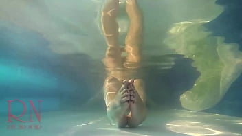 Underwater slit show. Mermaid frigging onanism Web cam 3