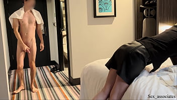 Latina maid gets nailed by guest in a Spanish motel